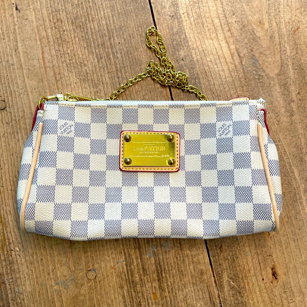 Louis Vuitton purse with gold chain
